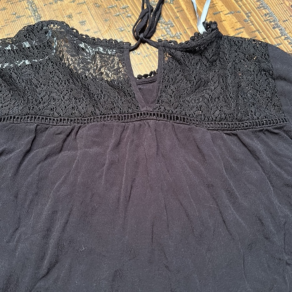 Lace top - Picture 2 of 3